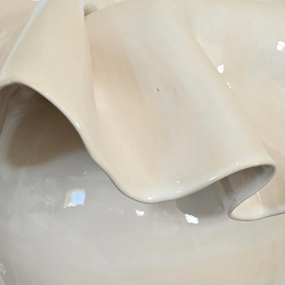 Droopy Wave Vase - Image 5